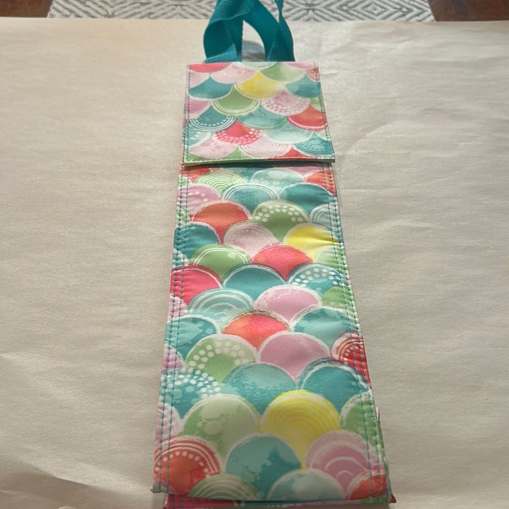 Thirty One Perfect Wine Bottle Thermal Tote bag in Rainbow Scallop style